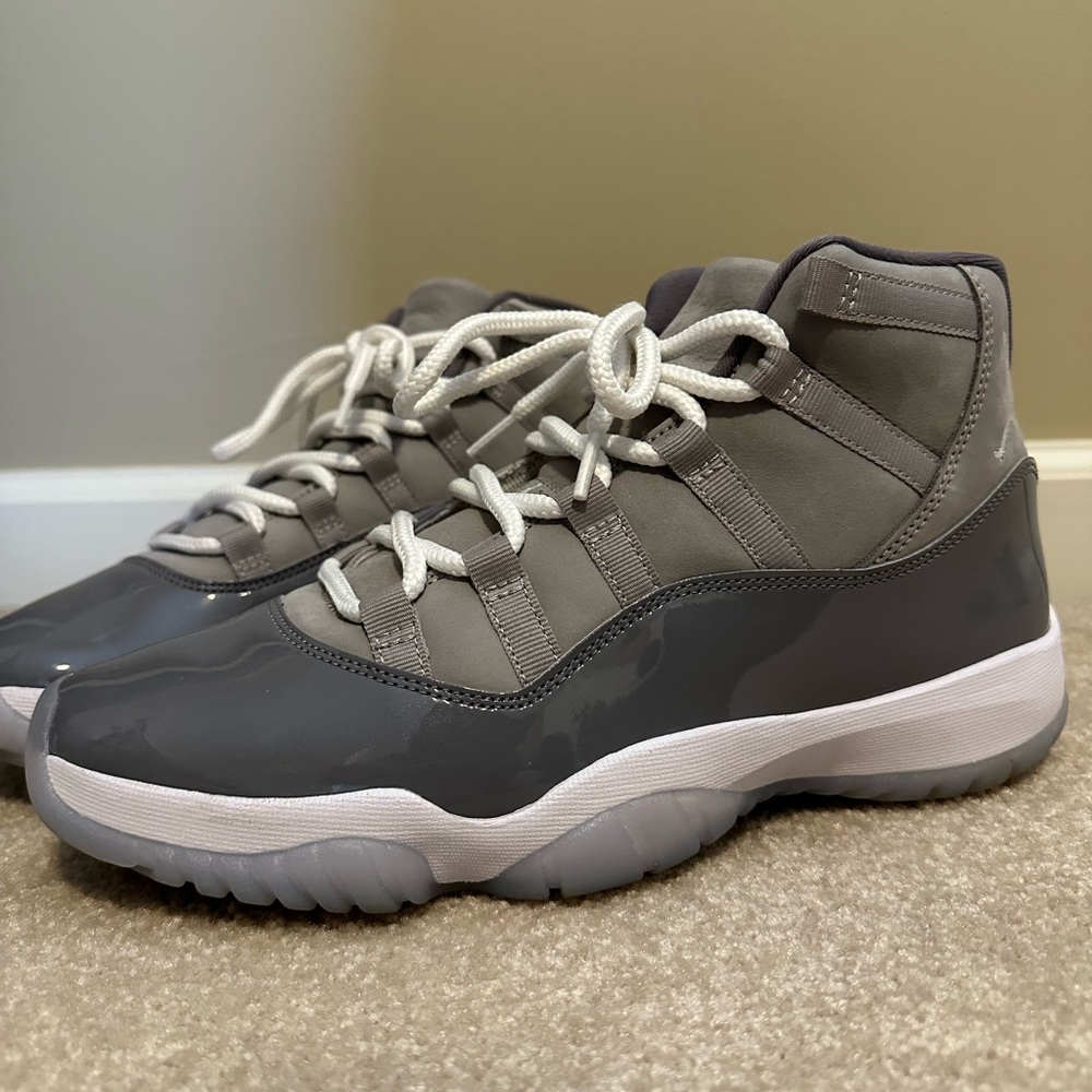 Jordan 11 retro “cool grey” Men’s size 9